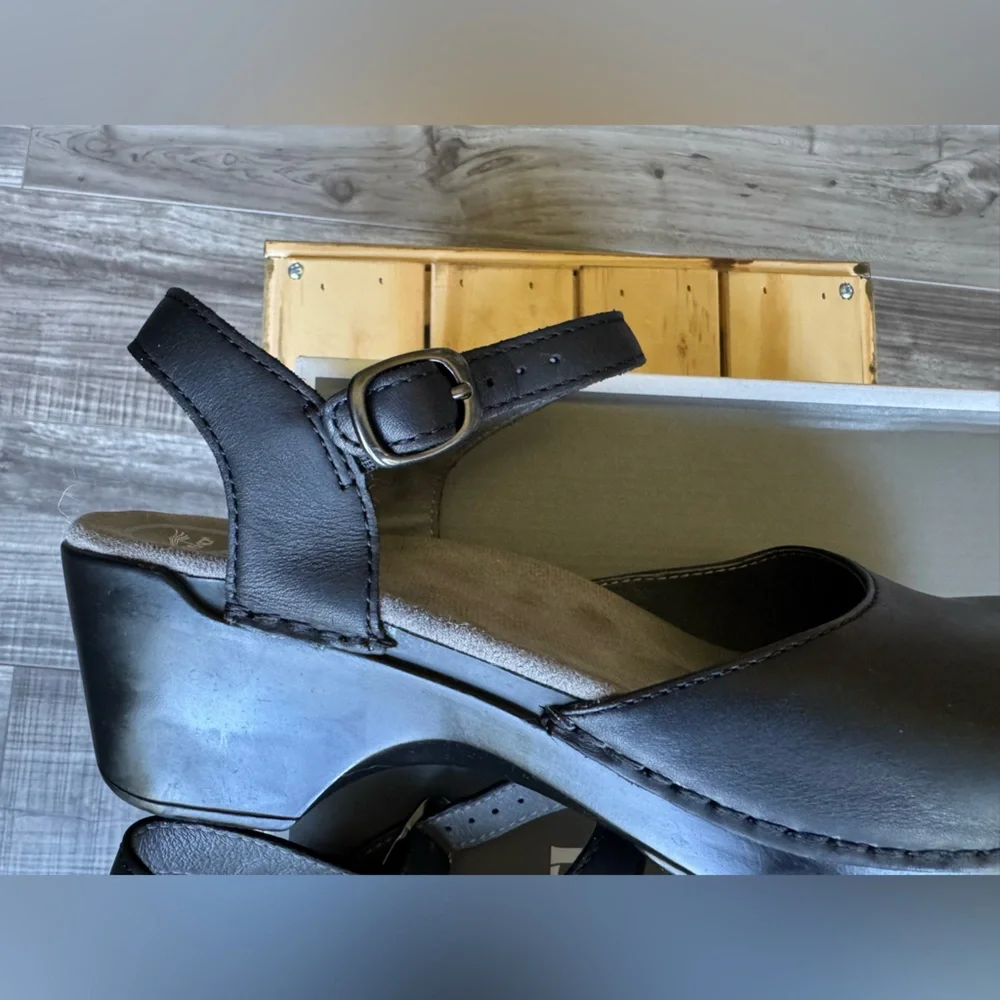 Dansko - Sam Black Leather Mules; Size 40 ( 9/9.5) - Picture 7 of 8
